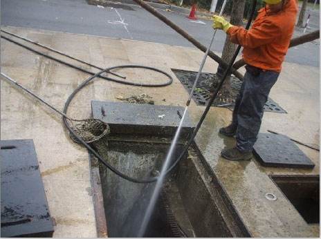 临淄池底污泥如何清理